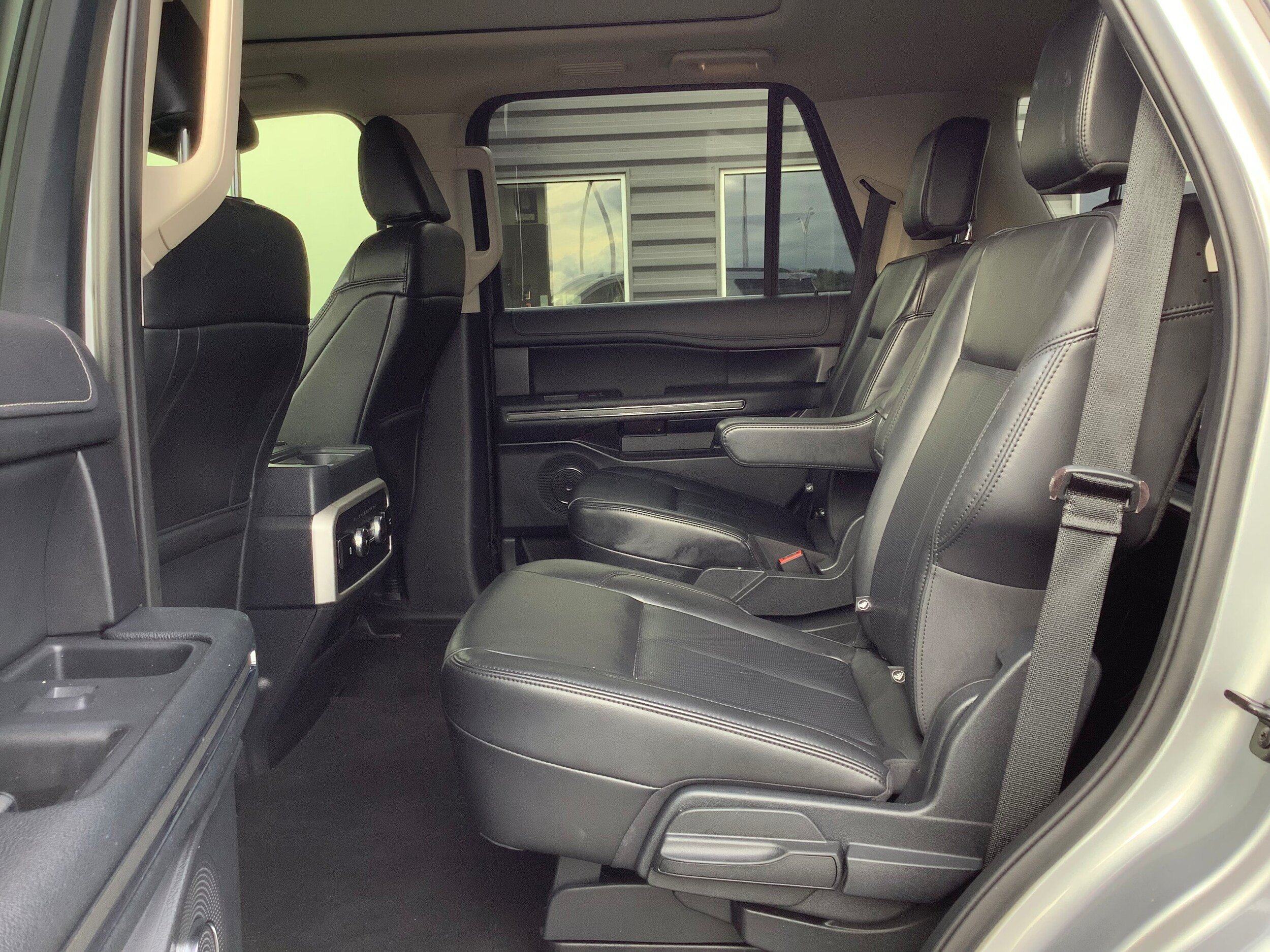 Used 2024 Ford Expedition XLT AWD/4WD image 12