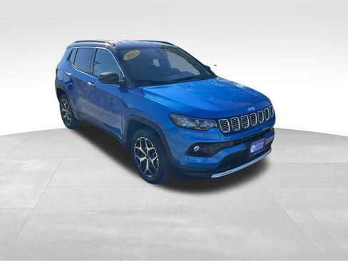 Used 2025 Jeep Compass Limited AWD/4WD image 9