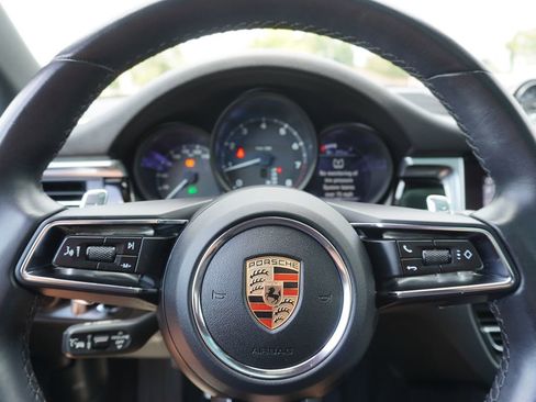 Used 2023 Porsche Macan AWD/4WD image 29