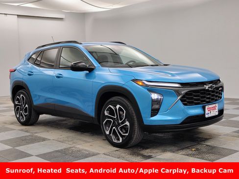 Used 2025 Chevrolet Trax RS w/ Sunroof Package image 1