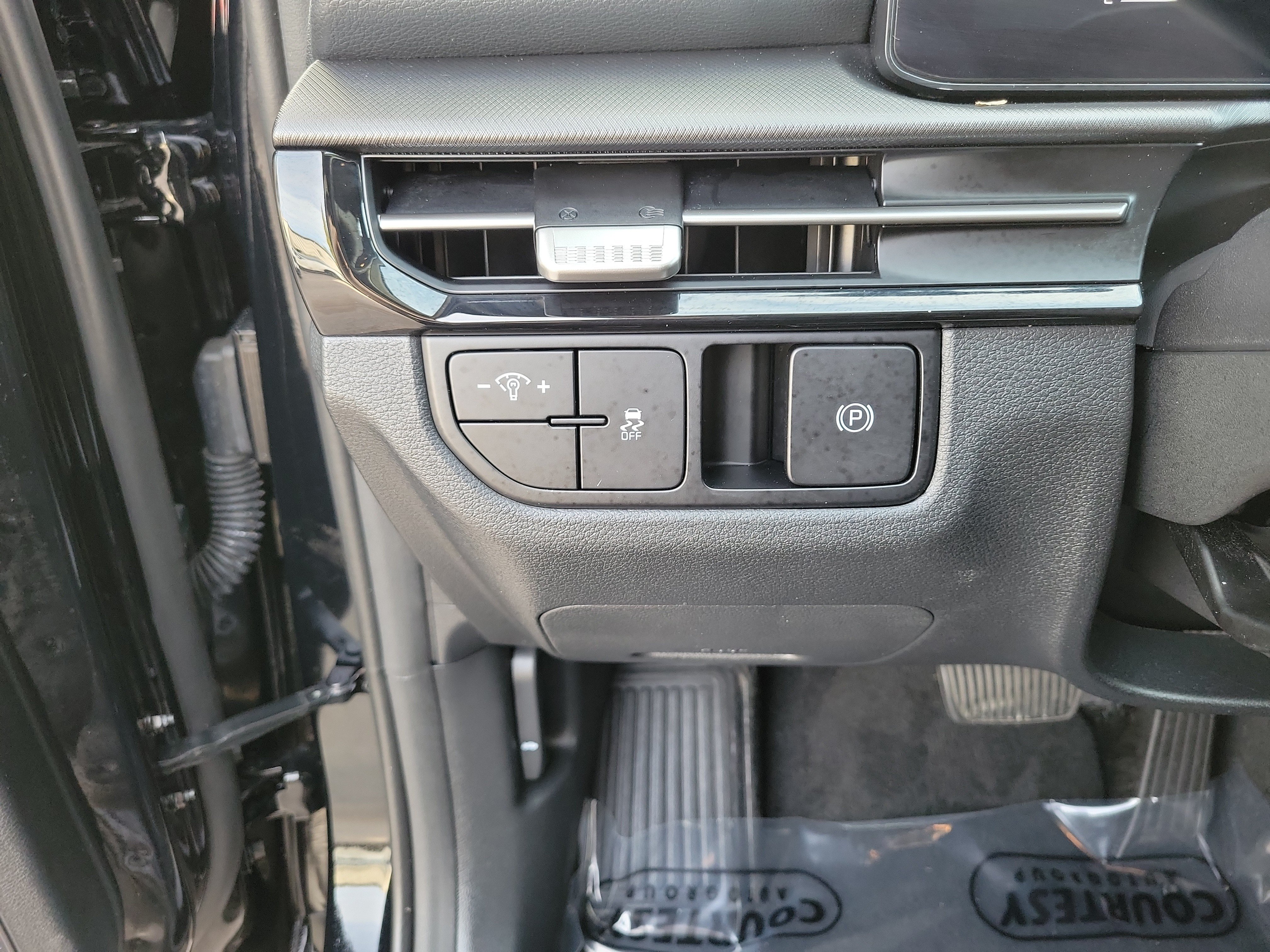 Certified 2026 Kia Sportage LX FWD image 29