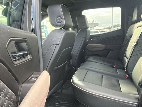 New 2025 GMC Canyon Denali w/ LPO, Denali Black Edition image 29