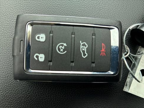 New 2025 Jeep Grand Cherokee Limited w/ Luxury Tech Group II image 30