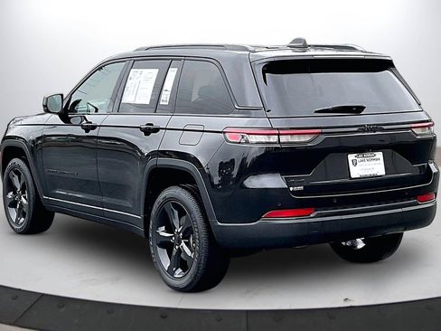 Certified 2023 Jeep Grand Cherokee Altitude image 7