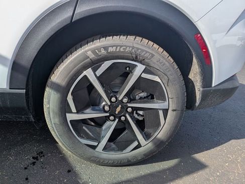 Used 2026 Chevrolet Equinox EV LT image 24