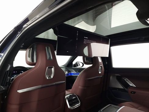 Used 2023 BMW 760i xDrive image 13