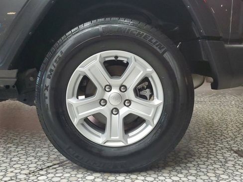 Used 2022 Jeep Wrangler Sport S image 6