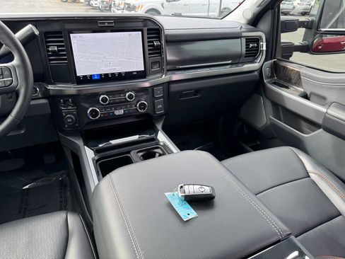 Used 2025 Ford F250 Lariat w/ Chrome Package AWD/4WD image 29