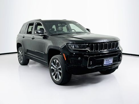 Used 2023 Jeep Grand Cherokee Overland AWD/4WD image 3