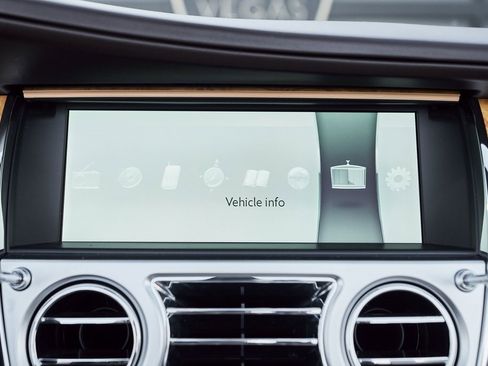 Used 2017 Rolls-Royce Dawn image 63