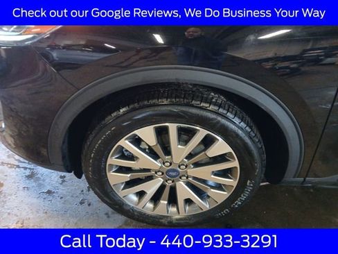 Certified 2022 Ford Escape Titanium w/ Class II Trailer Tow Package image 17