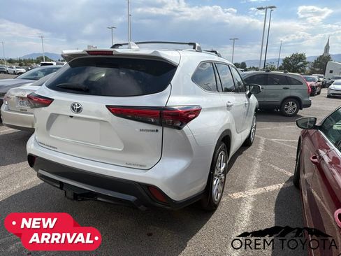 Used 2023 Toyota Highlander Limited AWD/4WD image 9