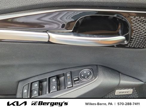 Certified 2024 Kia Seltos SX w/ SX Sunroof Package AWD/4WD image 15