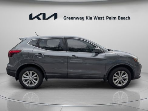 Used 2018 Nissan Rogue Sport S w/ S Appearance Package image 9