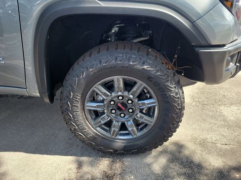 New 2026 GMC Sierra 1500 AT4X AWD/4WD image 4