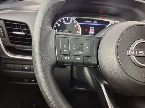 Used 2024 Nissan Rogue SV image 14