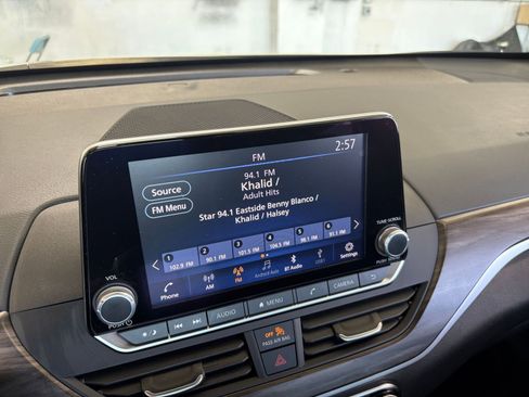 Used 2025 Nissan Altima 2.5 SV FWD image 20