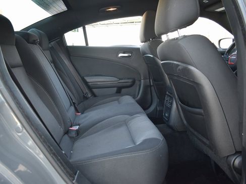 Used 2018 Dodge Charger SXT w/ Blacktop Package image 17