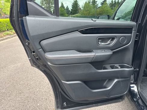 Used 2023 Honda Pilot TrailSport image 21