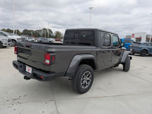 New 2026 Jeep Gladiator Sport image 8