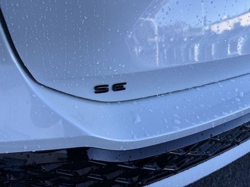 New 2026 Volkswagen Tiguan SE R-Line AWD/4WD image 7