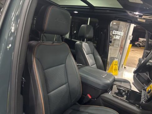 Used 2026 GMC Yukon AT4 w/ AT4 Premium Package AWD/4WD image 43