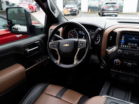 Used 2023 Chevrolet Silverado 2500 High Country AWD/4WD image 9