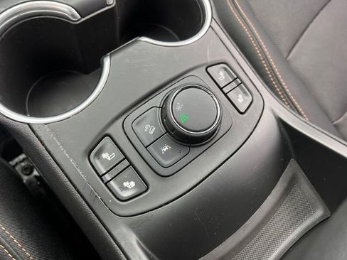 Used 2021 GMC Terrain SLT w/ Elevation Edition image 27