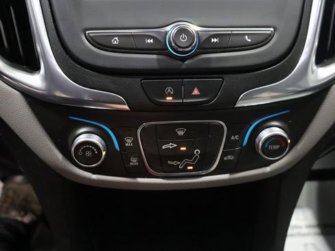 Used 2022 Chevrolet Equinox LS AWD/4WD image 27