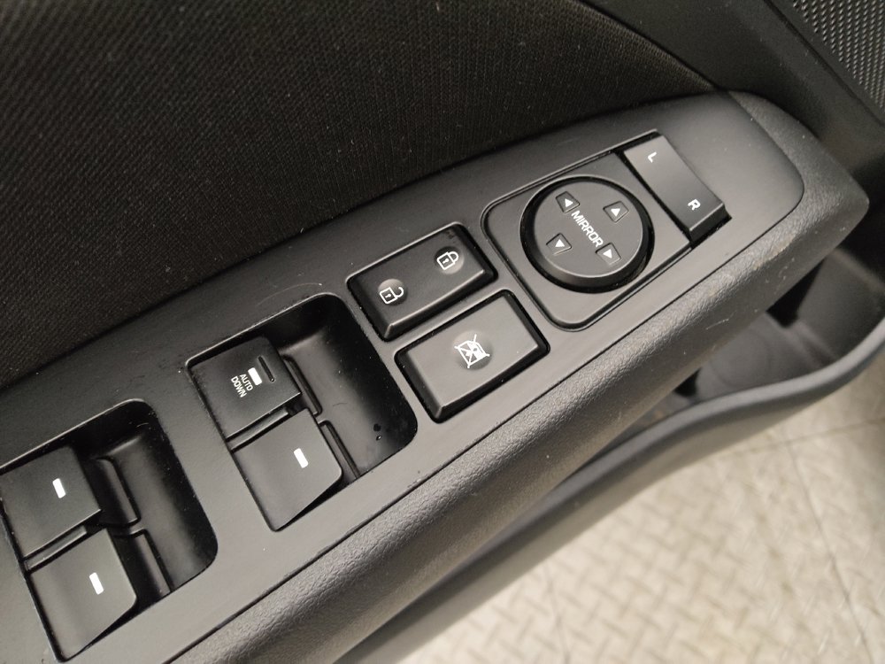 Used 2019 Hyundai Elantra SE w/ Cargo Package FWD image 27