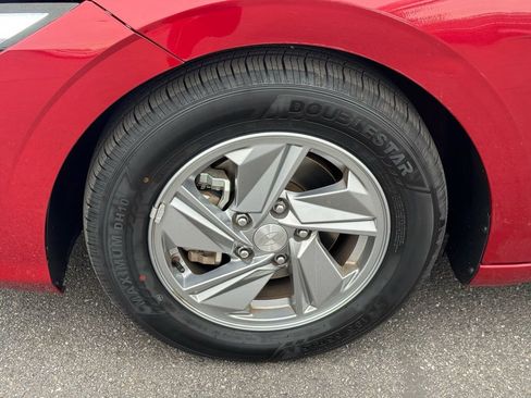 Used 2024 Hyundai Elantra SE image 5