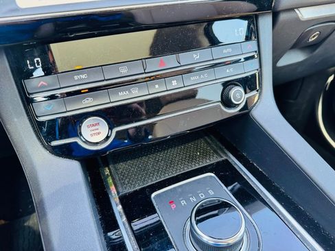 Used 2020 Jaguar F-PACE Premium AWD/4WD image 20