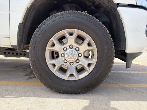 Used 2024 RAM 2500 Laramie AWD/4WD image 30