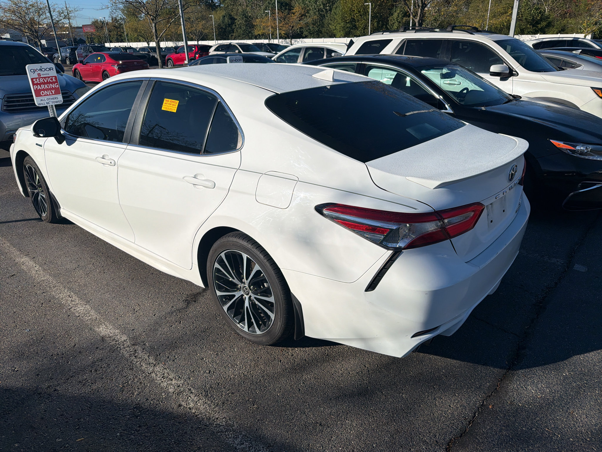 Certified 2020 Toyota Camry SE w/ Sunroof Package FWD image 3