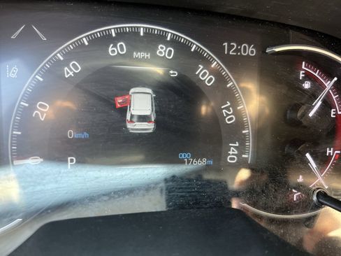 Used 2024 Toyota RAV4 LE FWD image 22