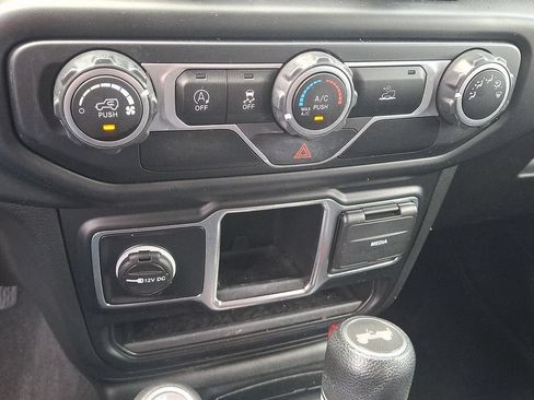 Used 2021 Jeep Wrangler Unlimited Sport AWD/4WD image 15