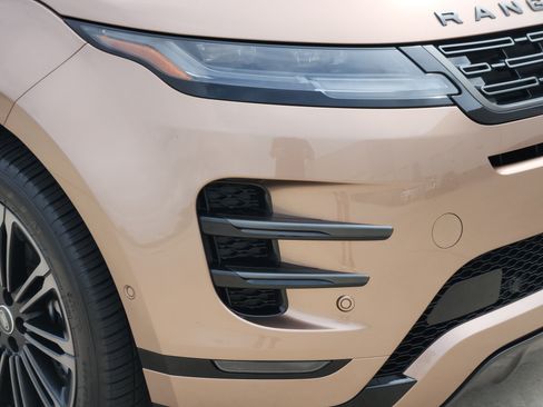 Used 2026 Land Rover Range Rover Evoque Dynamic SE AWD/4WD image 8