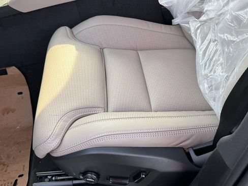 New 2026 Volvo XC90 T8 Ultra w/ Protection Package Premier image 15