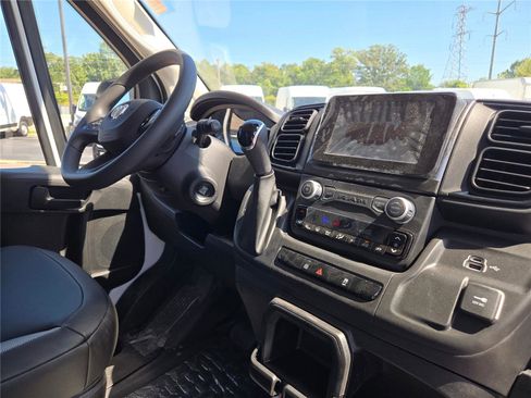 Used 2025 RAM ProMaster 2500 w/ Convenience Group image 8