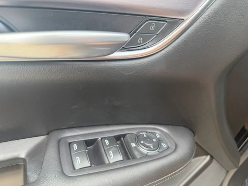 Used 2022 Cadillac XT5 Luxury w/ LPO, ONYX Package FWD image 14