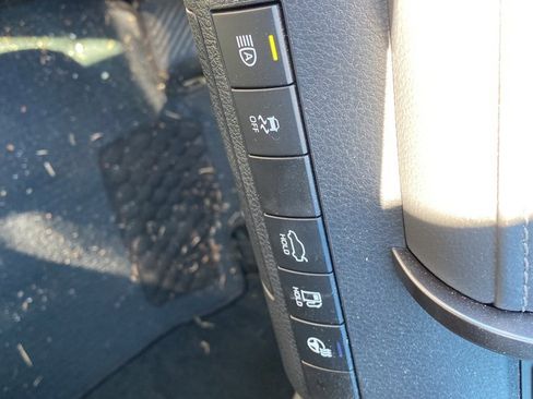 Used 2024 Toyota Camry SE image 28