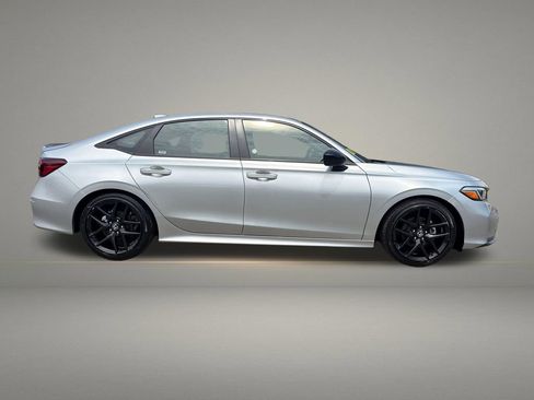 Used 2025 Honda Civic Sport image 6