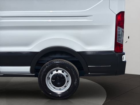 Used 2025 Ford Transit 250 148 Medium Roof image 26