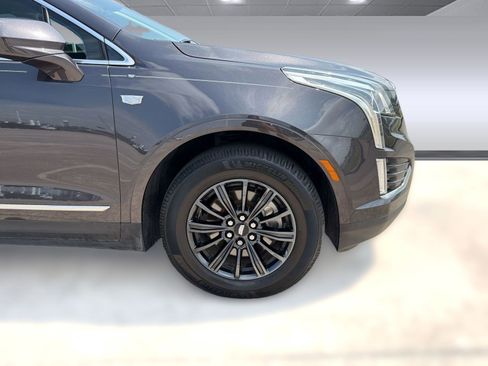 Used 2018 Cadillac XT5 Luxury w/ Driver Awareness Package FWD image 10