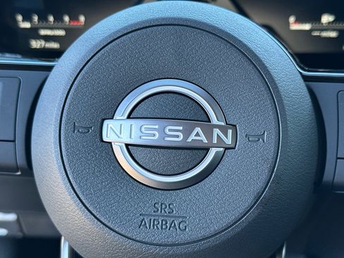 Used 2025 Nissan Kicks SR image 24