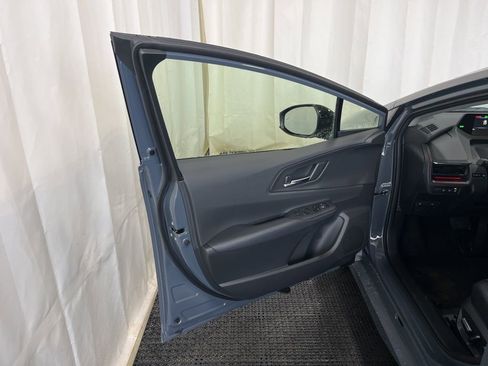 New 2026 Toyota Prius Plug-In Hybrid FWD image 17