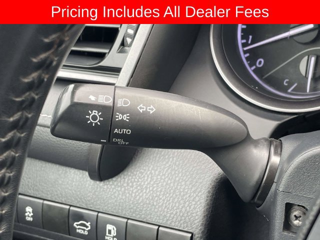 Used 2023 Toyota Camry SE FWD image 22