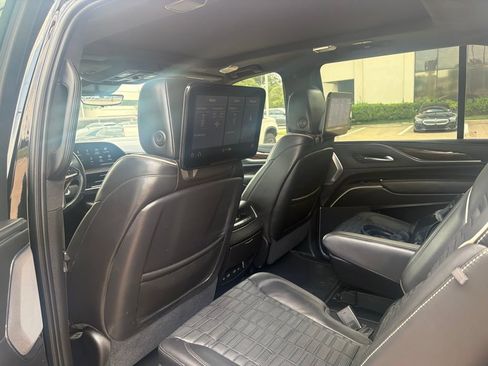 Used 2021 Cadillac Escalade ESV Sport Platinum AWD/4WD image 21