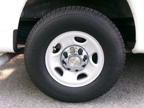 Used 2015 Chevrolet Express 3500 LT w/ LT Preferred Equipment Group RWD image 41
