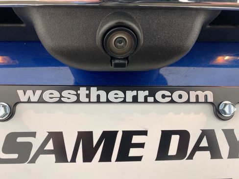 Used 2022 Ford Explorer XLT w/ Equipment Group 202A image 27